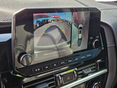 Certified 2024 Nissan Pathfinder SL image 30