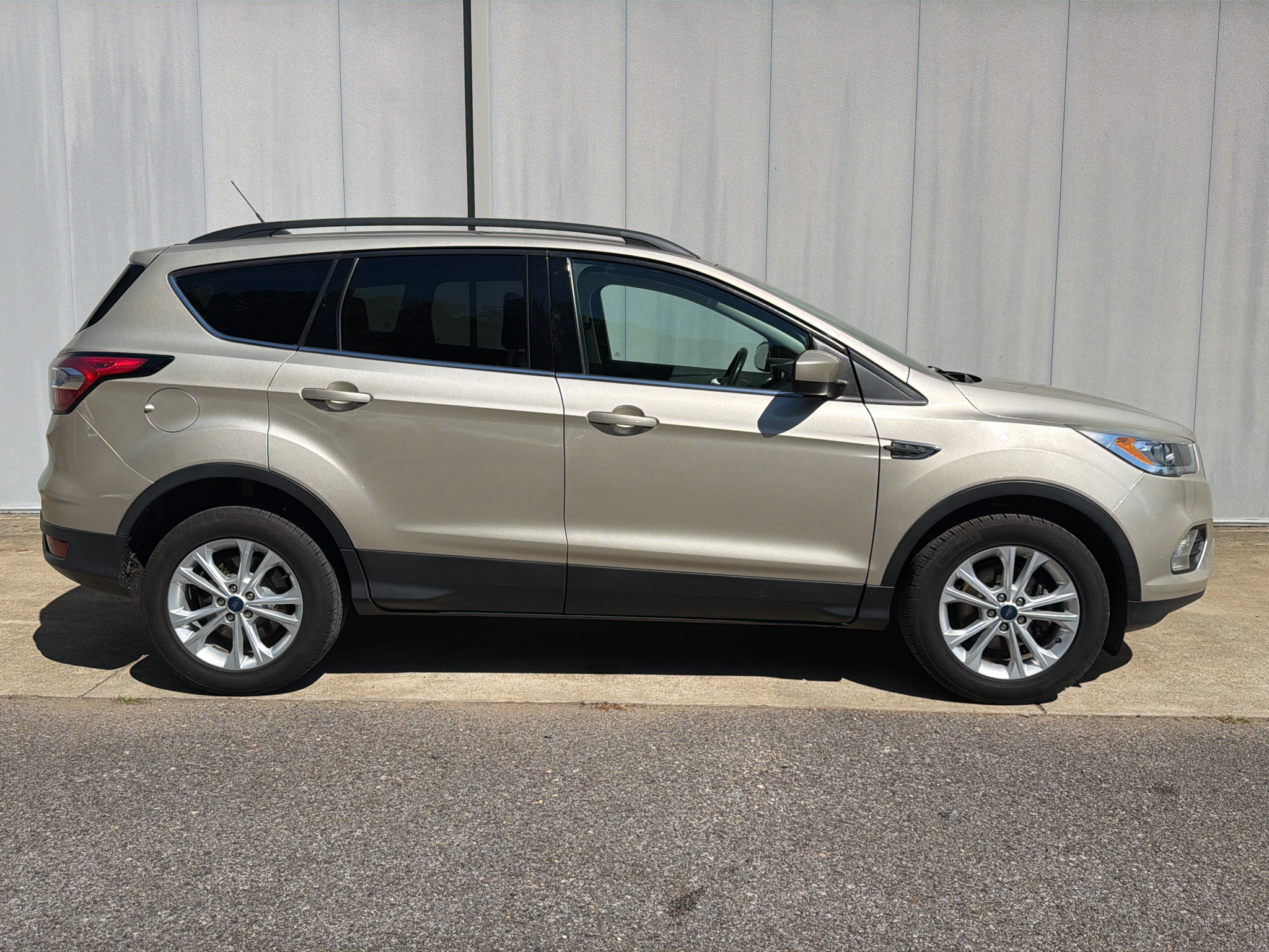 Used 2018 Ford Escape SEL FWD image 20