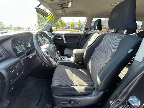 Used 2016 Toyota 4Runner SR5 AWD/4WD image 12