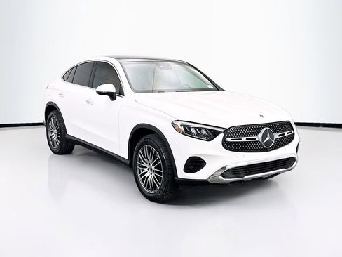 Certified 2025 Mercedes-Benz GLC 300 4MATIC image 3