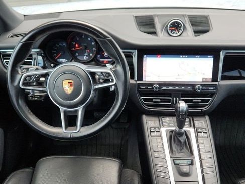 Used 2021 Porsche Macan AWD/4WD image 18
