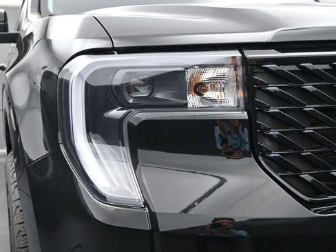 New 2025 Ford Maverick Lariat w/ Black Appearance Package image 16