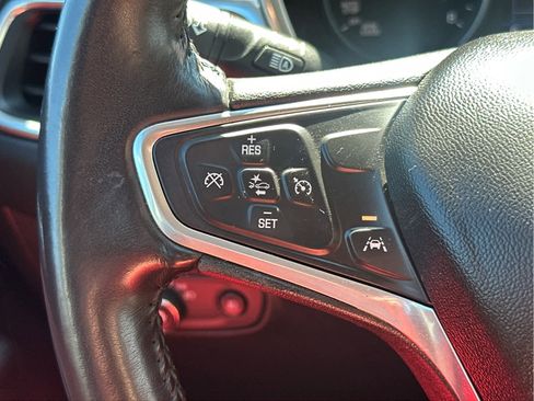 Used 2020 Chevrolet Equinox LT image 29