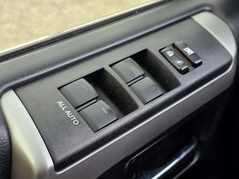 Used 2014 Toyota 4Runner Limited image 9