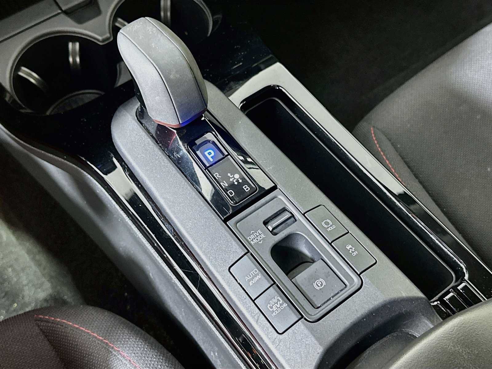 Used 2025 Toyota Prius Plug-In Hybrid FWD image 15