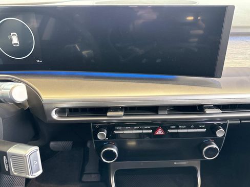 New 2026 Hyundai Ioniq 9 SEL image 3