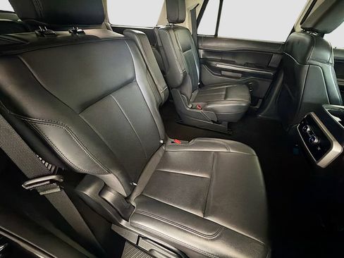 Used 2023 Ford Expedition XLT AWD/4WD image 32