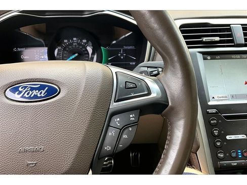 Used 2017 Ford Fusion Platinum FWD image 12