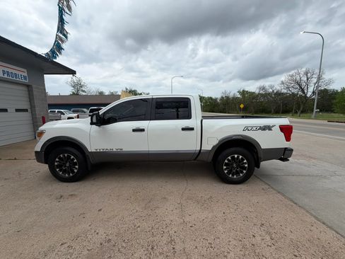 Used 2019 Nissan Titan PRO-4X w/ Pro-4x Convenience Package AWD/4WD image 3