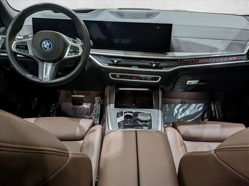 Certified 2026 BMW X5 xDrive50e w/ M Sport Package image 19