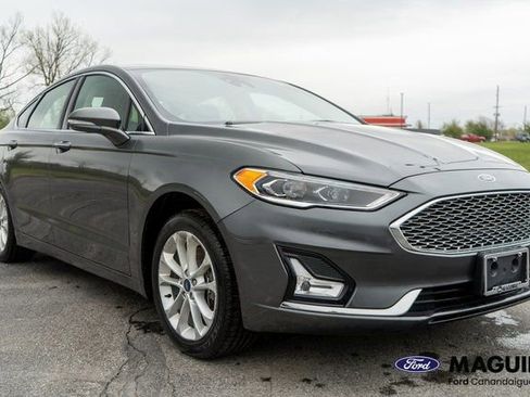 Used 2020 Ford Fusion Energi Titanium FWD image 4