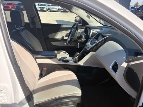 Used 2016 Chevrolet Equinox LTZ w/ Enhanced Convenience Package image 8