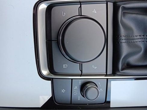 Certified 2025 MAZDA MAZDA3 Hatchback w/Premium Plus Pkg image 38