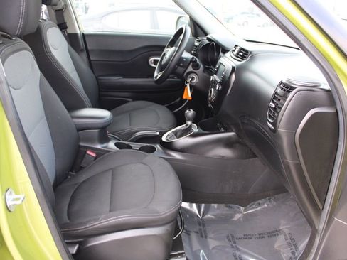 Used 2017 Kia Soul + image 16