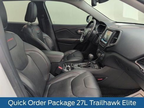 Used 2020 Jeep Cherokee Trailhawk image 16