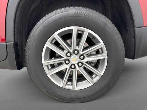 Used 2023 Chevrolet Traverse LT FWD image 13