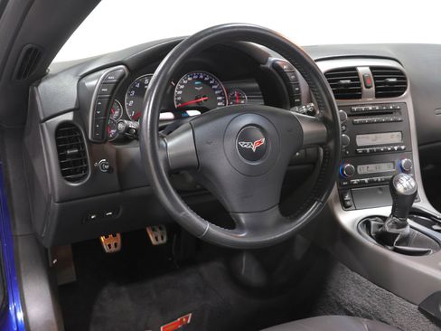 Used 2006 Chevrolet Corvette Coupe w/ Preferred Equipment Group RWD image 75
