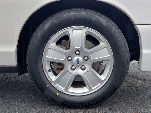 Used 2011 Ford Crown Victoria LX w/ Comfort Appearance Pkg image 22