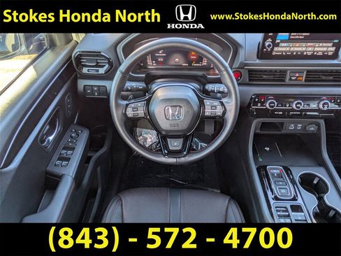 Certified 2025 Honda Pilot Black Edition image 17