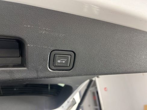 Certified 2024 Chevrolet Traverse RS image 12