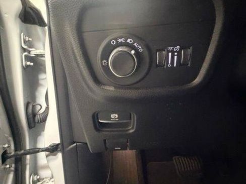 Certified 2023 Jeep Grand Cherokee L Altitude AWD/4WD image 24