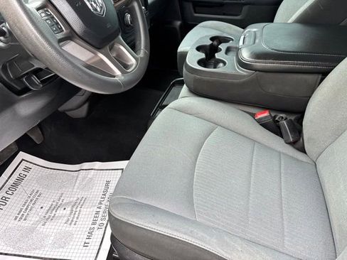 Used 2021 RAM 1500 Classic SLT AWD/4WD image 10
