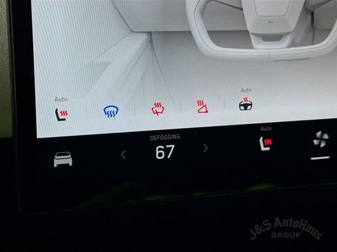 Used 2024 Tesla Cybertruck AWD Crew Cab image 27