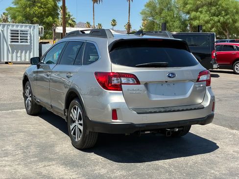 Used 2016 Subaru Outback 2.5i Limited AWD/4WD image 4