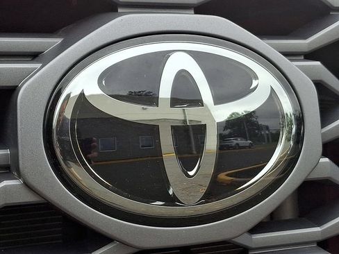 Used 2023 Toyota Tacoma TRD Sport AWD/4WD image 29