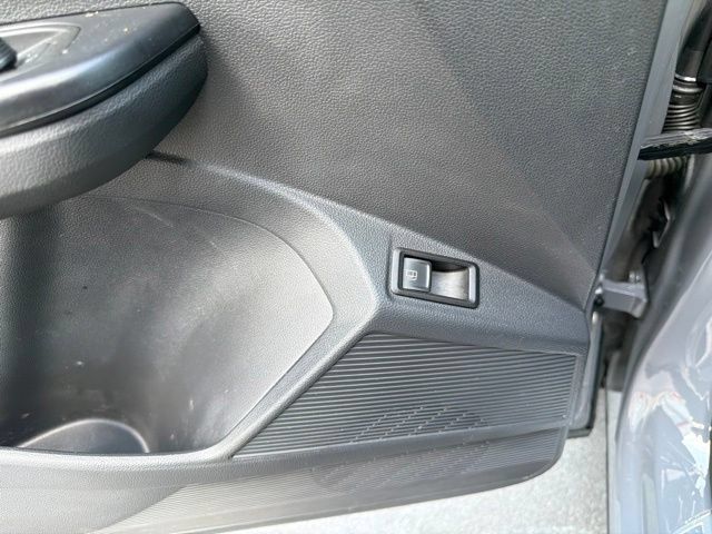 Used 2023 Volkswagen Taos SE w/ Panoramic Sunroof Package FWD image 19