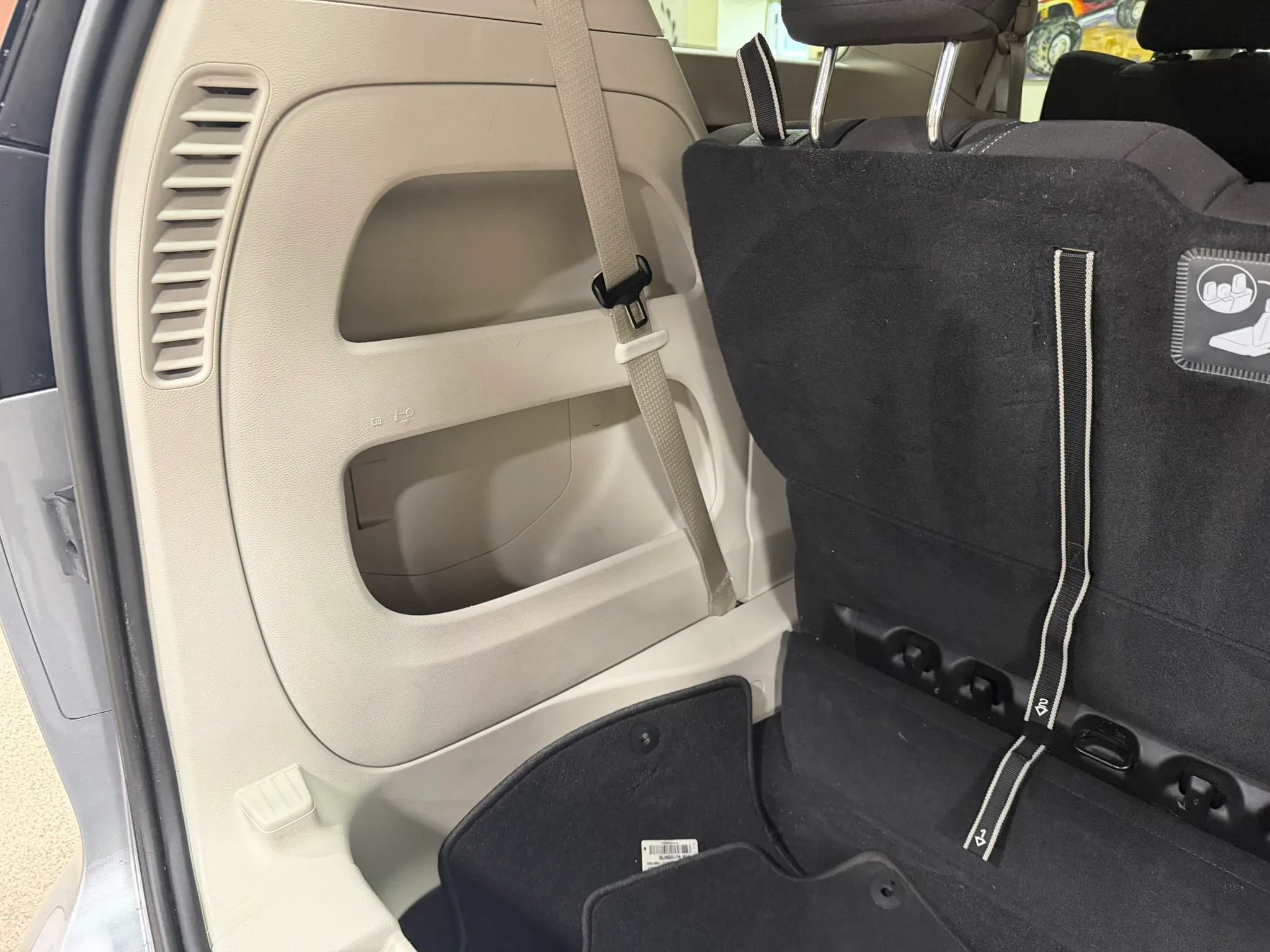 Used 2021 Chrysler Voyager L FWD image 23