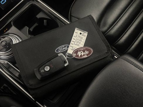 Used 2019 Ford Edge SEL w/ Equipment Group 201A AWD/4WD image 42