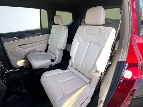Used 2023 Jeep Grand Cherokee L Limited w/ Luxury Tech Group II RWD image 24