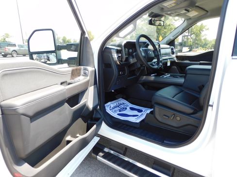 New 2026 Ford F250 Lariat w/ Chrome Package image 10