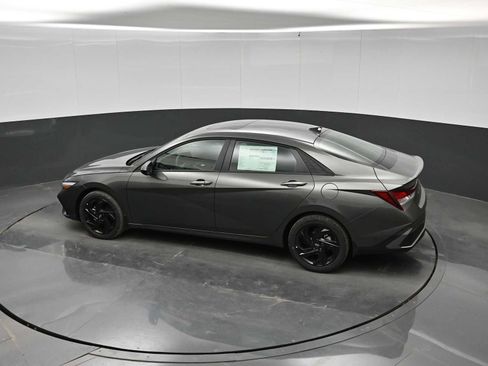 New 2026 Hyundai Elantra SEL Sport FWD image 29