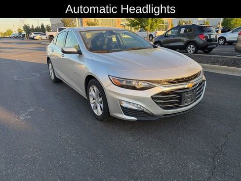 Used 2020 Chevrolet Malibu LT image 3