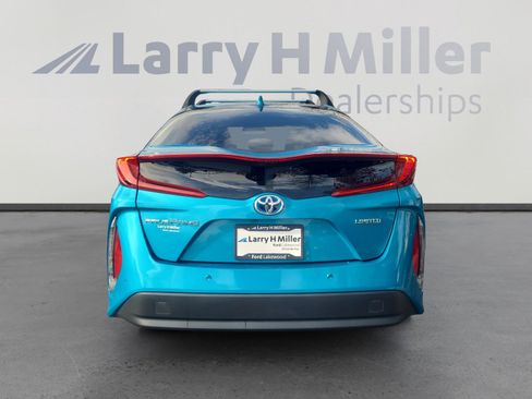Used 2020 Toyota Prius Prime Limited image 4