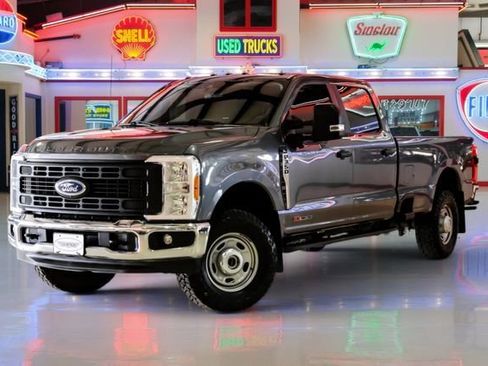 Used 2023 Ford F350 XL w/ 360-Degree Camera Package AWD/4WD image 2