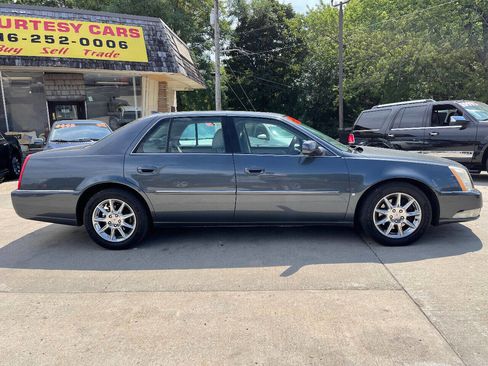 Used 2010 Cadillac DTS Luxury image 8