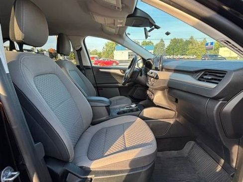 Used 2022 Ford Escape SE image 13