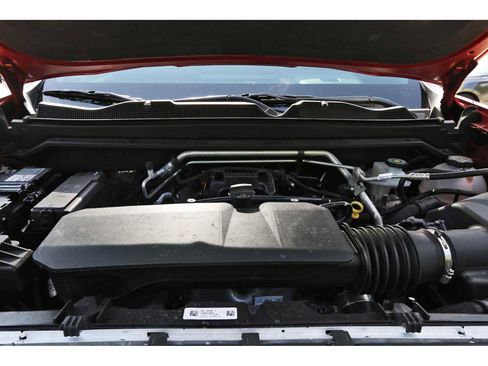 Used 2026 Chevrolet Colorado Z71 w/ Technology Package AWD/4WD image 29