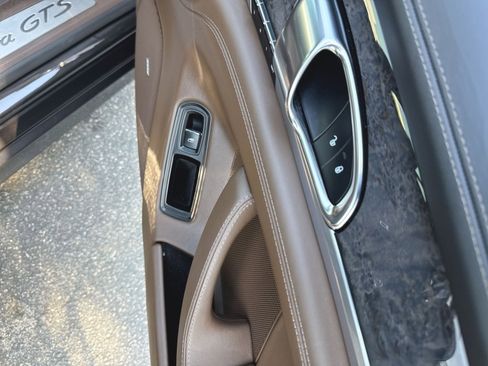 Used 2015 Porsche Panamera GTS image 35