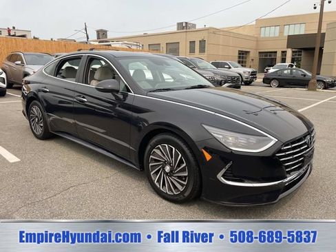 Used 2023 Hyundai Sonata SEL w/ Cargo Package FWD image 2