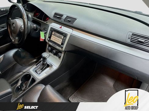 Used 2010 Volkswagen Passat Komfort FWD image 28