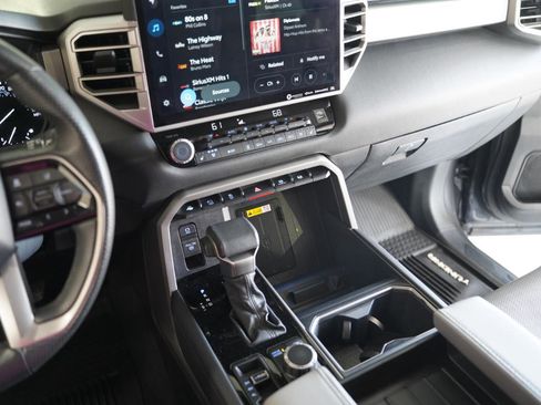 Used 2022 Toyota Tundra Limited AWD/4WD image 19