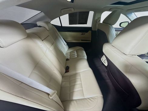 Used 2016 Lexus ES 350 w/ Luxury Package w/Wood Trim FWD image 26