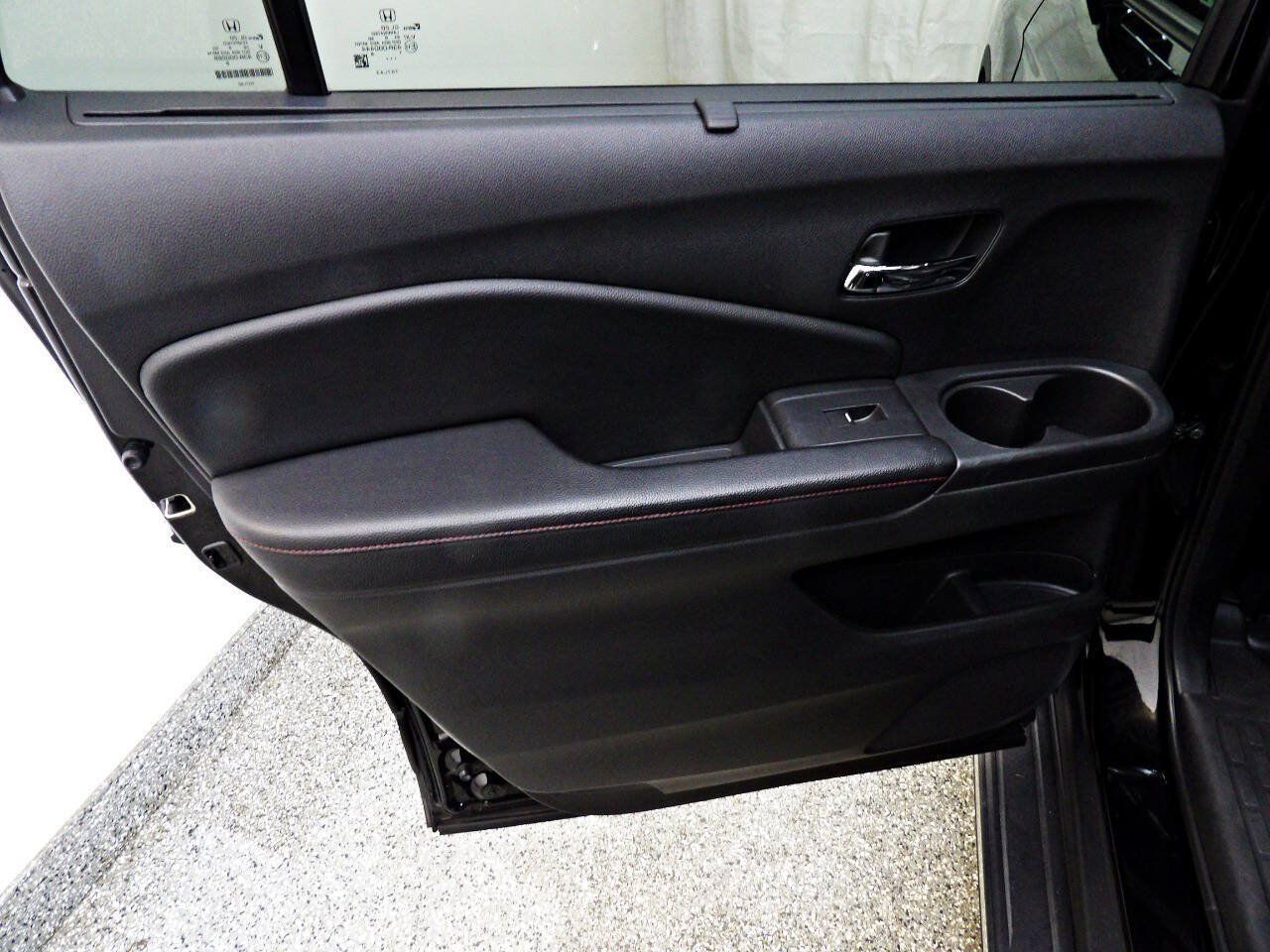 Used 2020 Honda Pilot Black Edition image 9