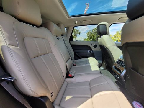 Used 2018 Land Rover Range Rover Sport SE AWD/4WD image 12