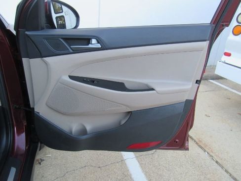 Used 2016 Hyundai Tucson Limited w/ Option Group 03 image 21