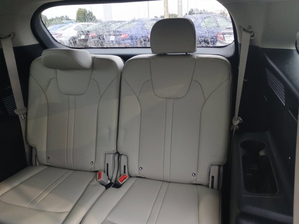 Used 2021 Kia Sorento EX FWD image 19